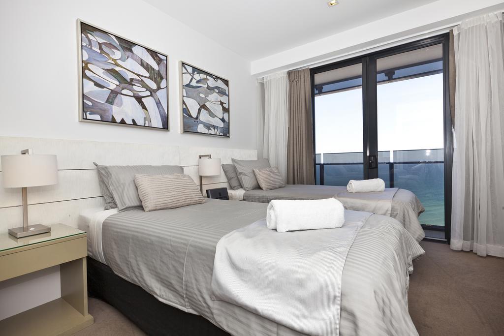 Apartment 8 The Esplanade Surfers Paradise *