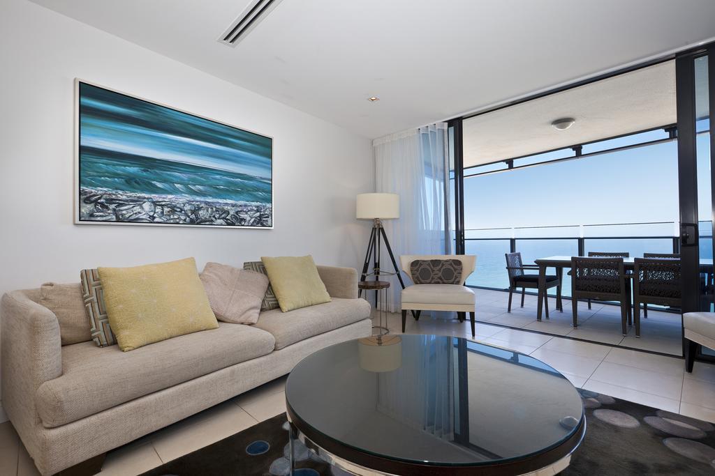 Apartment 8 The Esplanade Surfers Paradise *