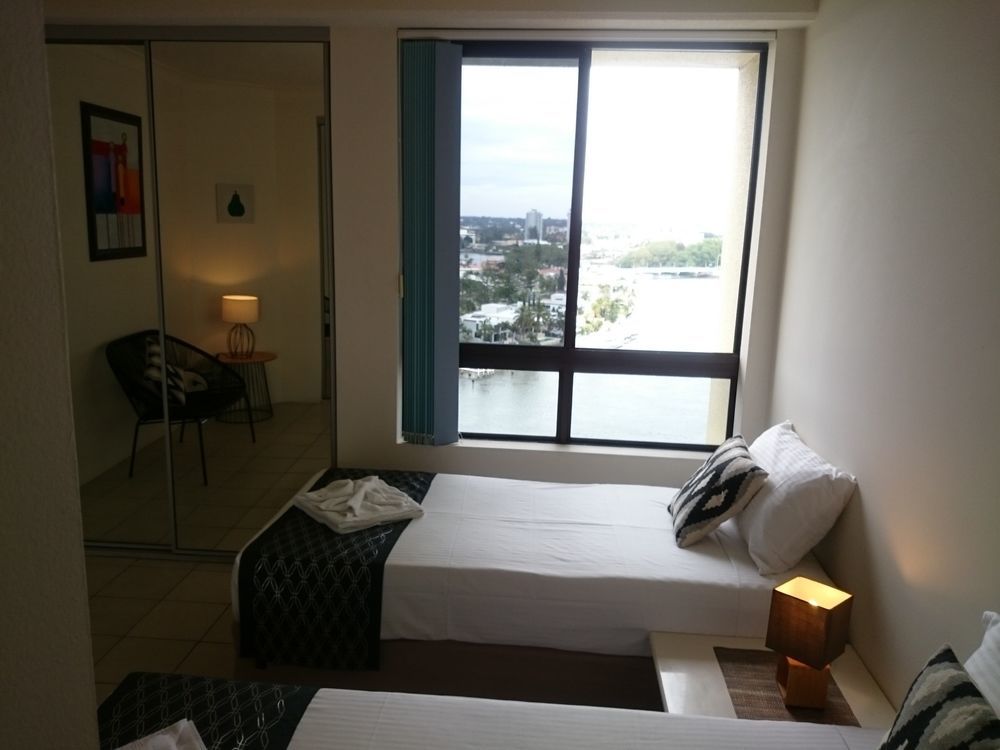Aparthotel Surfers Hawaiian 3*