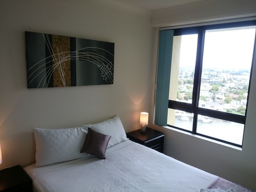 Surfers Hawaiian Aparthotel 3*