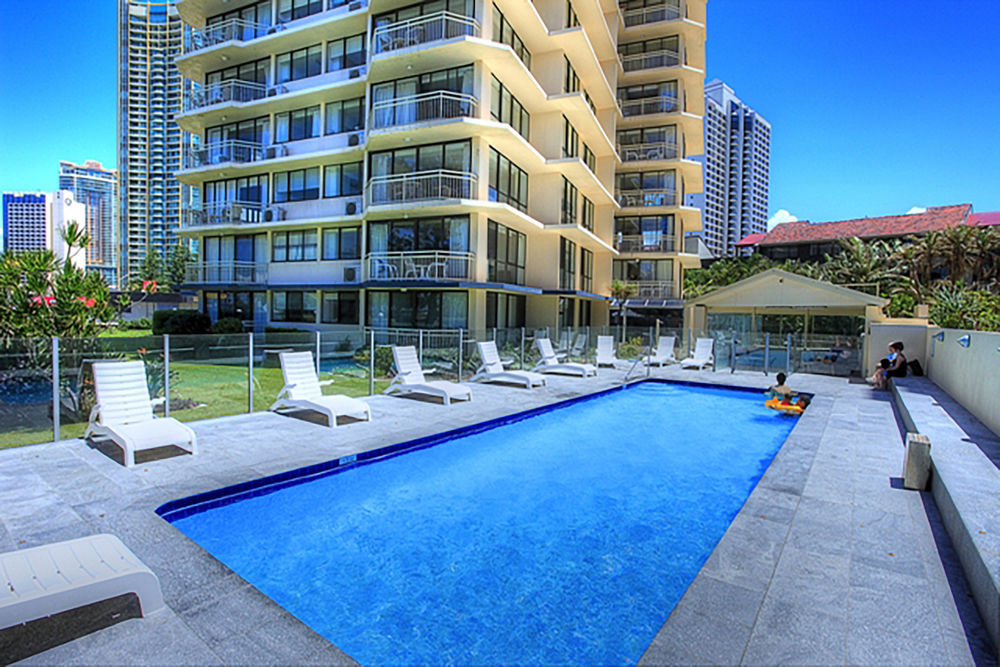 Seacrest Beachfront Surfers Paradise 4*