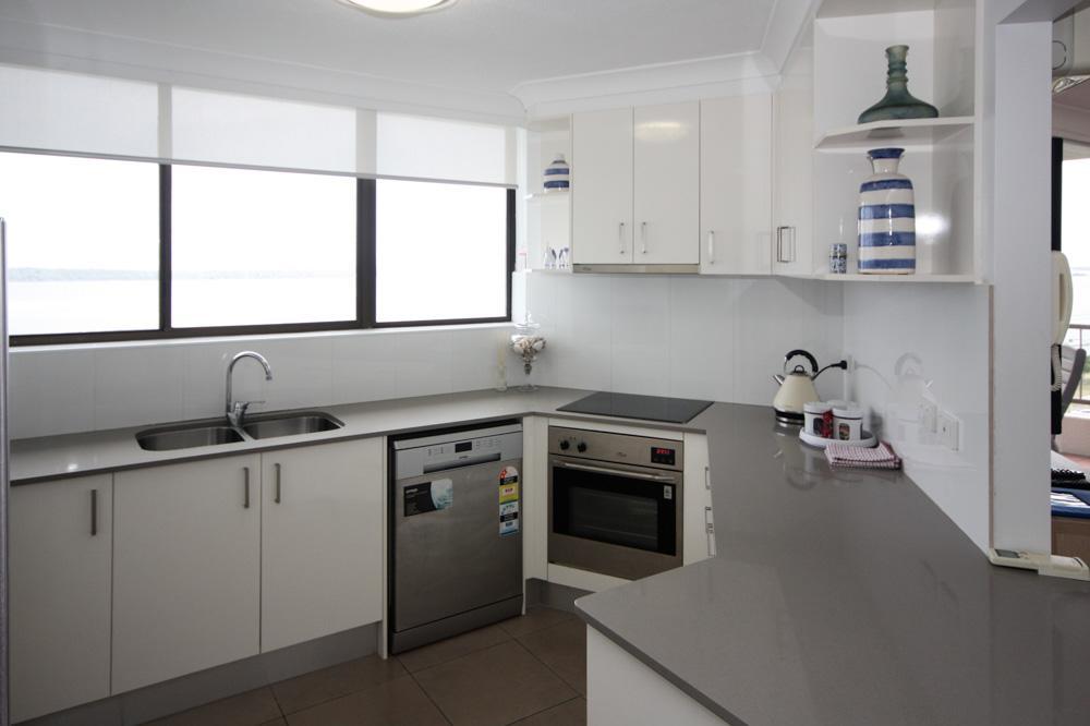 Broadwater Shores Waterfront Aparthotel Gold Coast