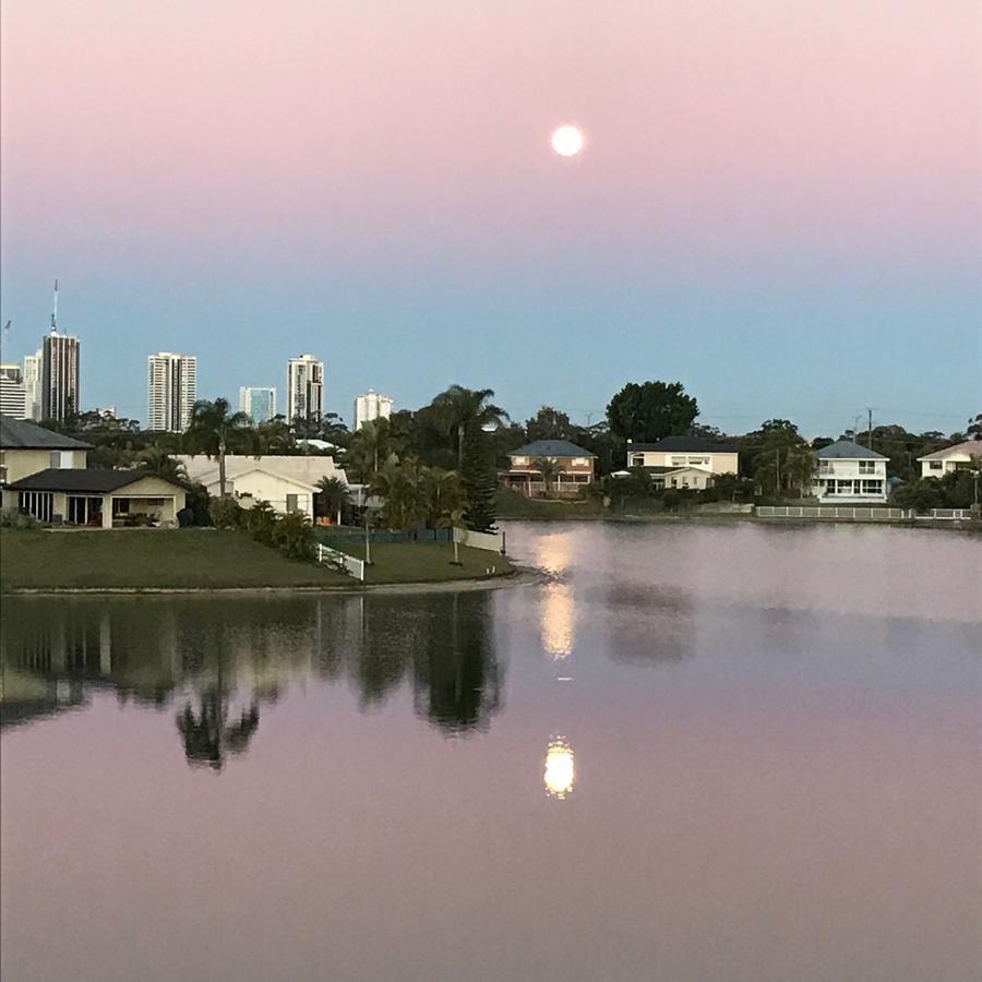 Broadbeach Waterfront Holiday House Holiday home Gold Coast
