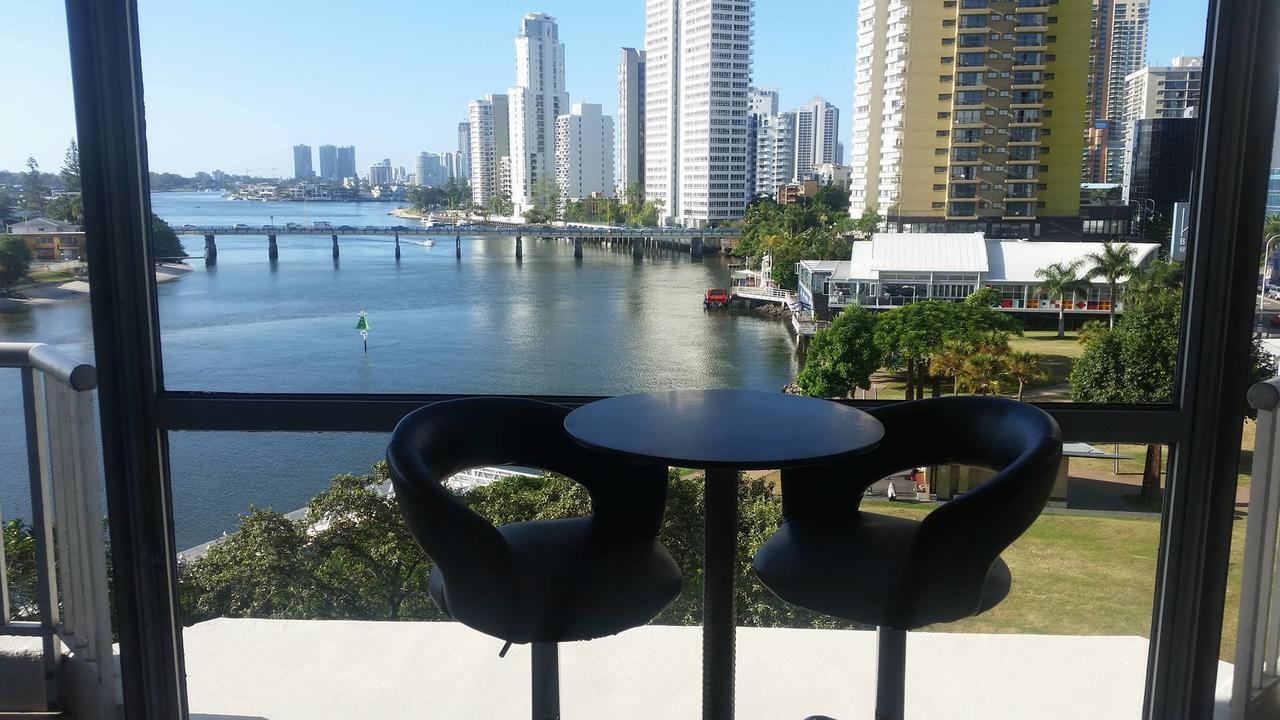 Aparthotel Moorings On Cavill Surfers Paradise