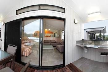 Tallebudgera Creek Tourist Park Hotel 2*