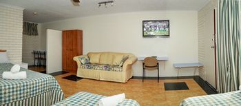Queenslander 2*