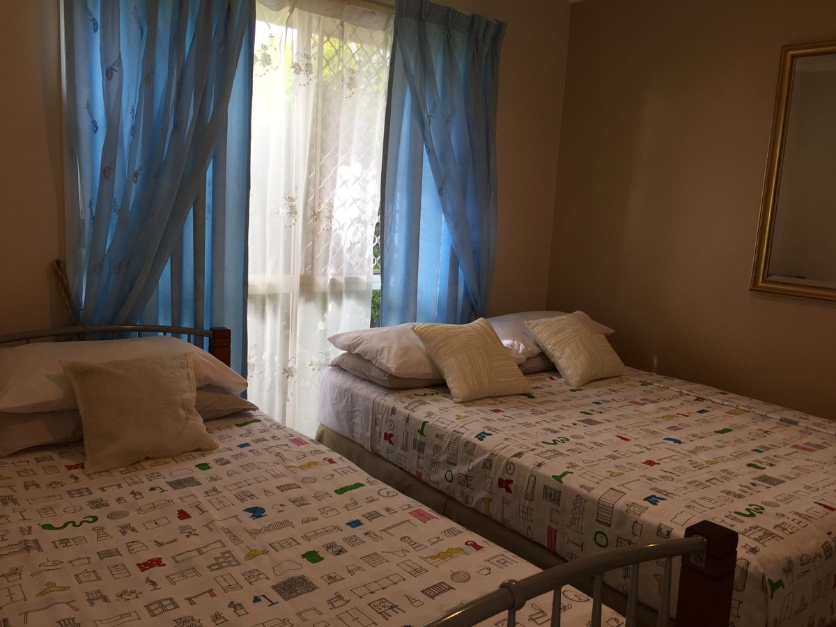 Theme Parks Amituofo Homestay *