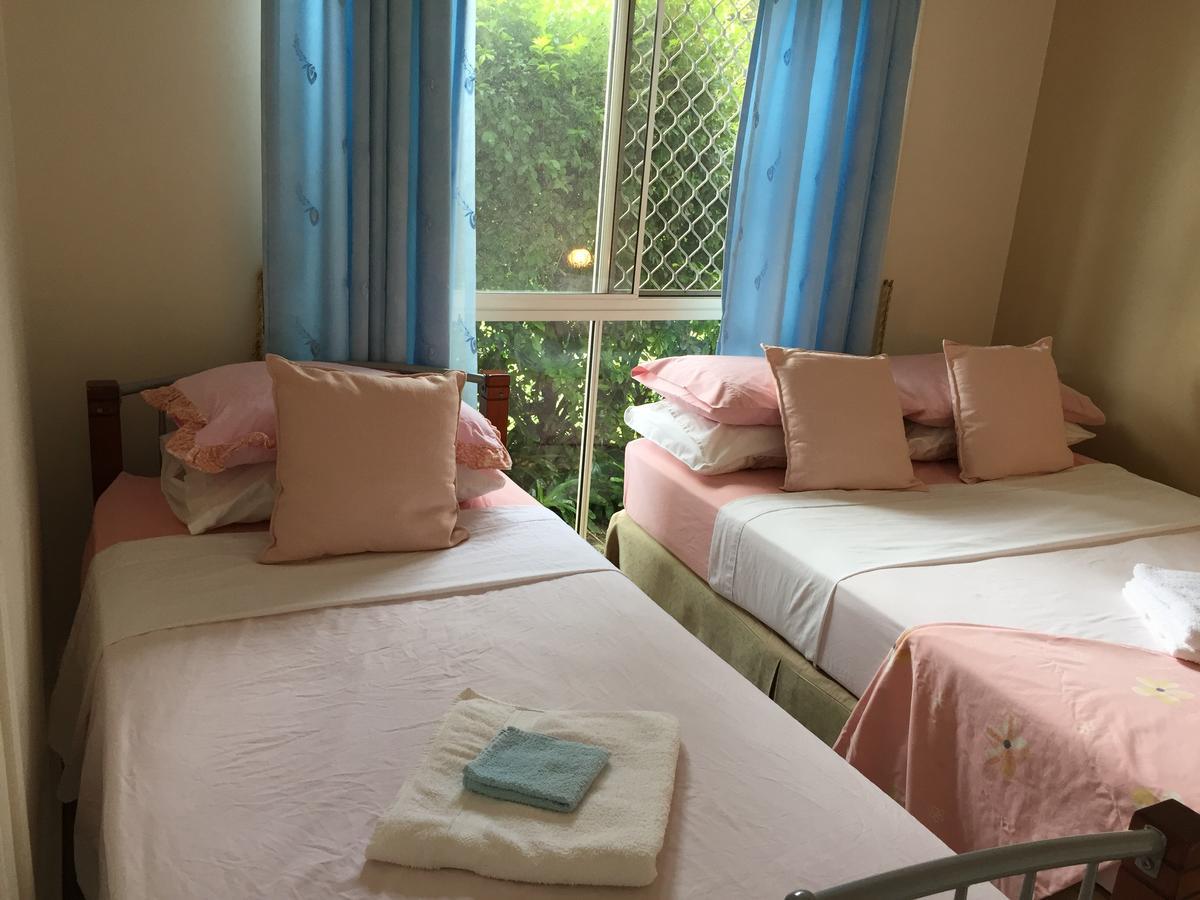 Theme Parks Amituofo Homestay Gold Coast