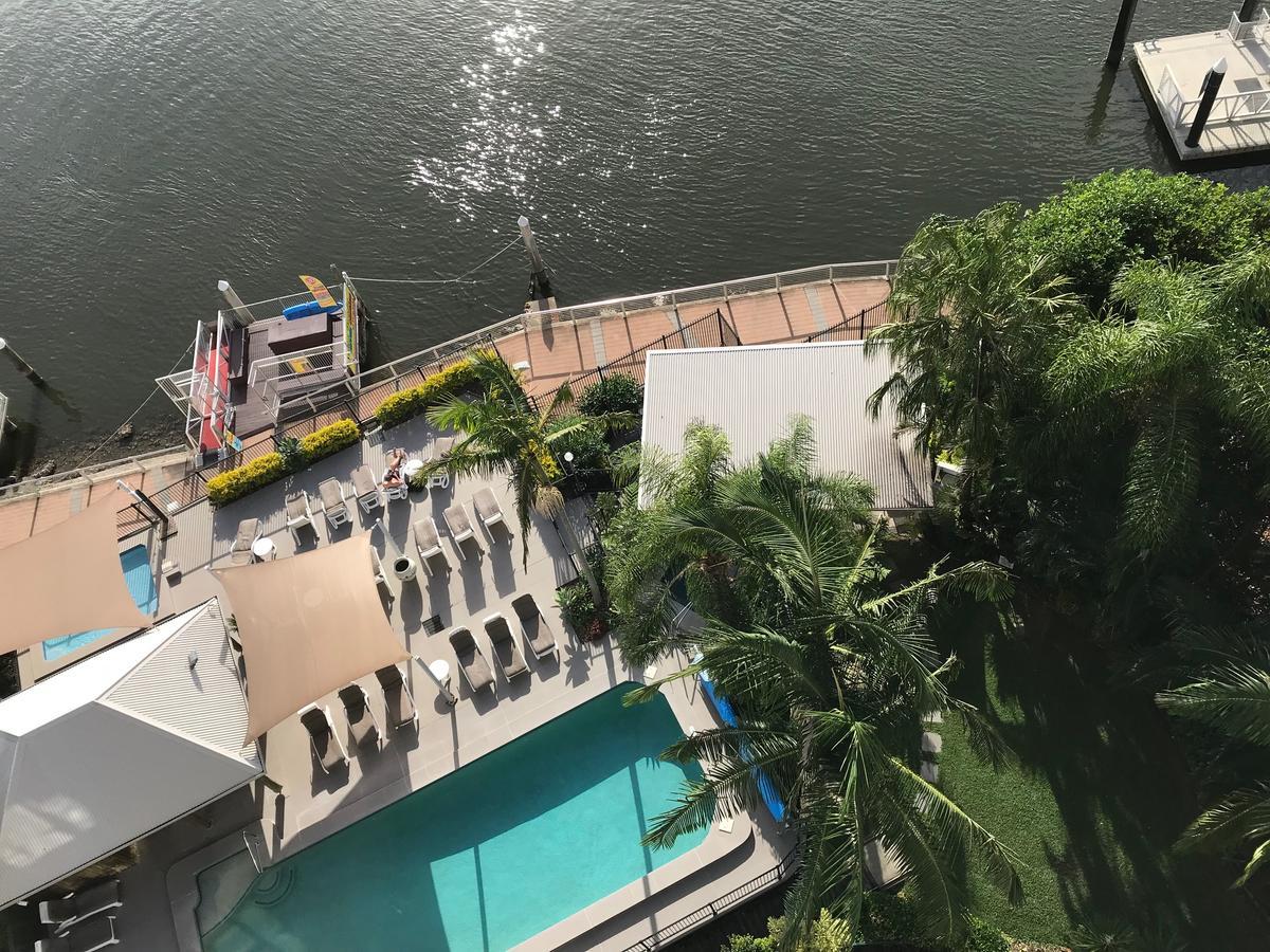 Moorings On Cavill Surfers Paradise