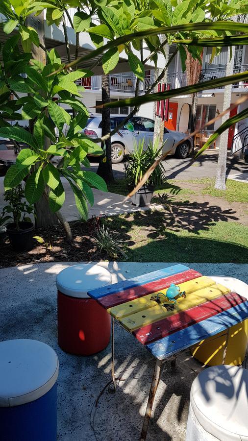 Motel Burleigh Break