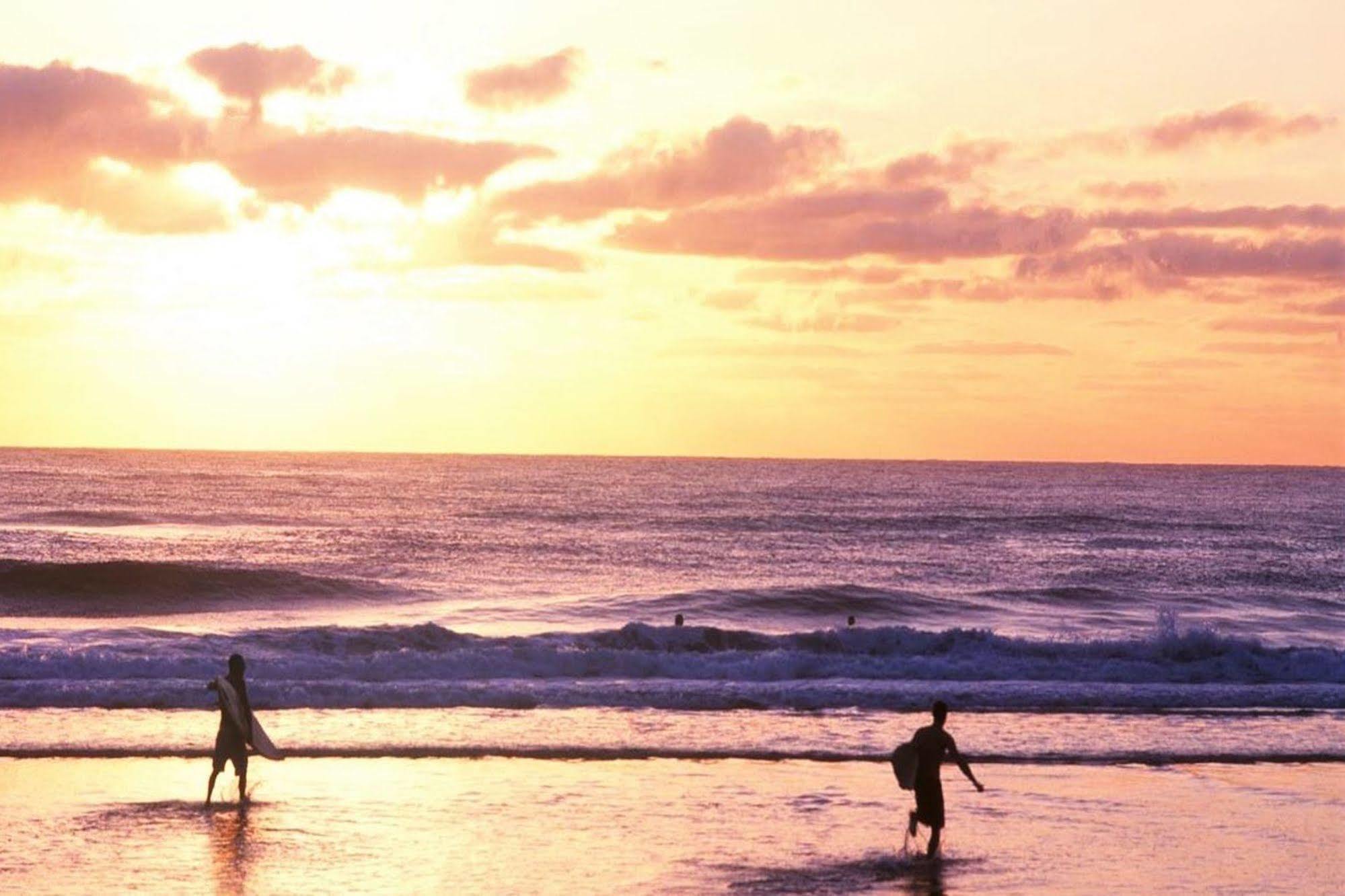 Seacrest Beachfront Surfers Paradise