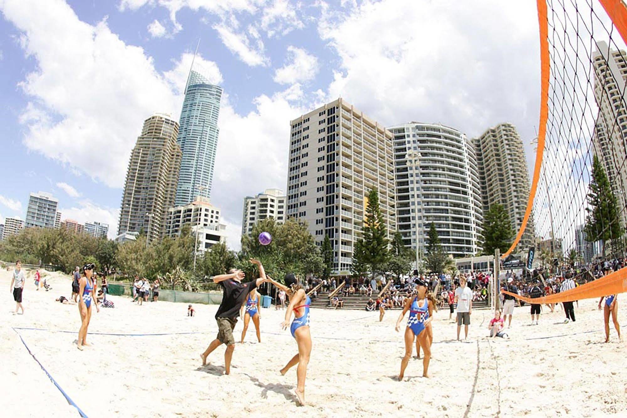 Seacrest Beachfront Surfers Paradise 4*
