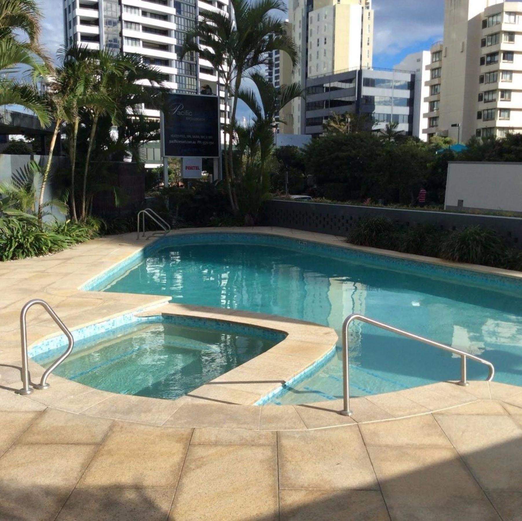 Pacific Broadbeach Aparthotel 4*