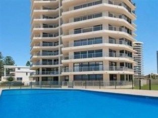 Beachside Tower 4*