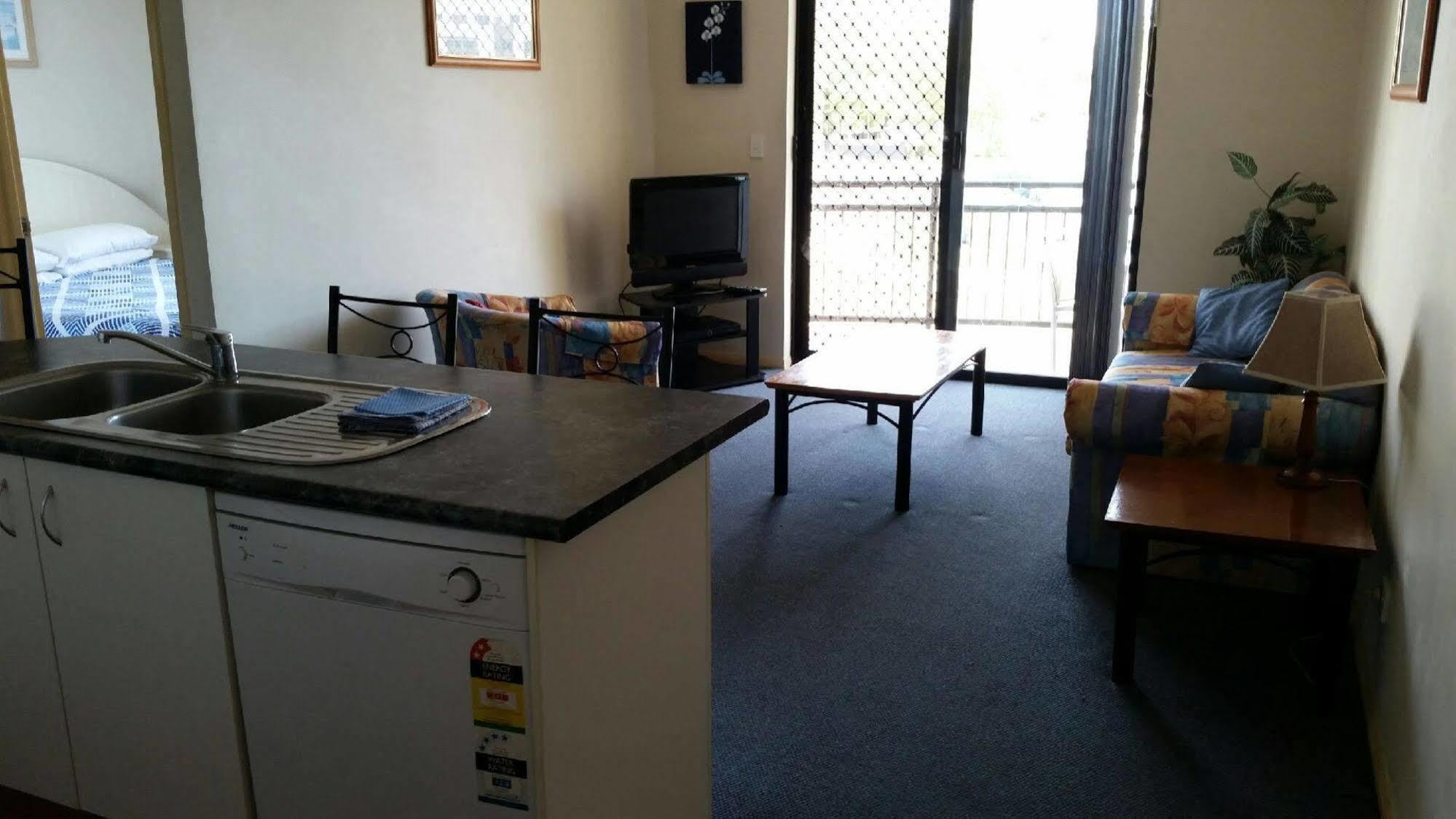 Mango Cove Holiday park 3*