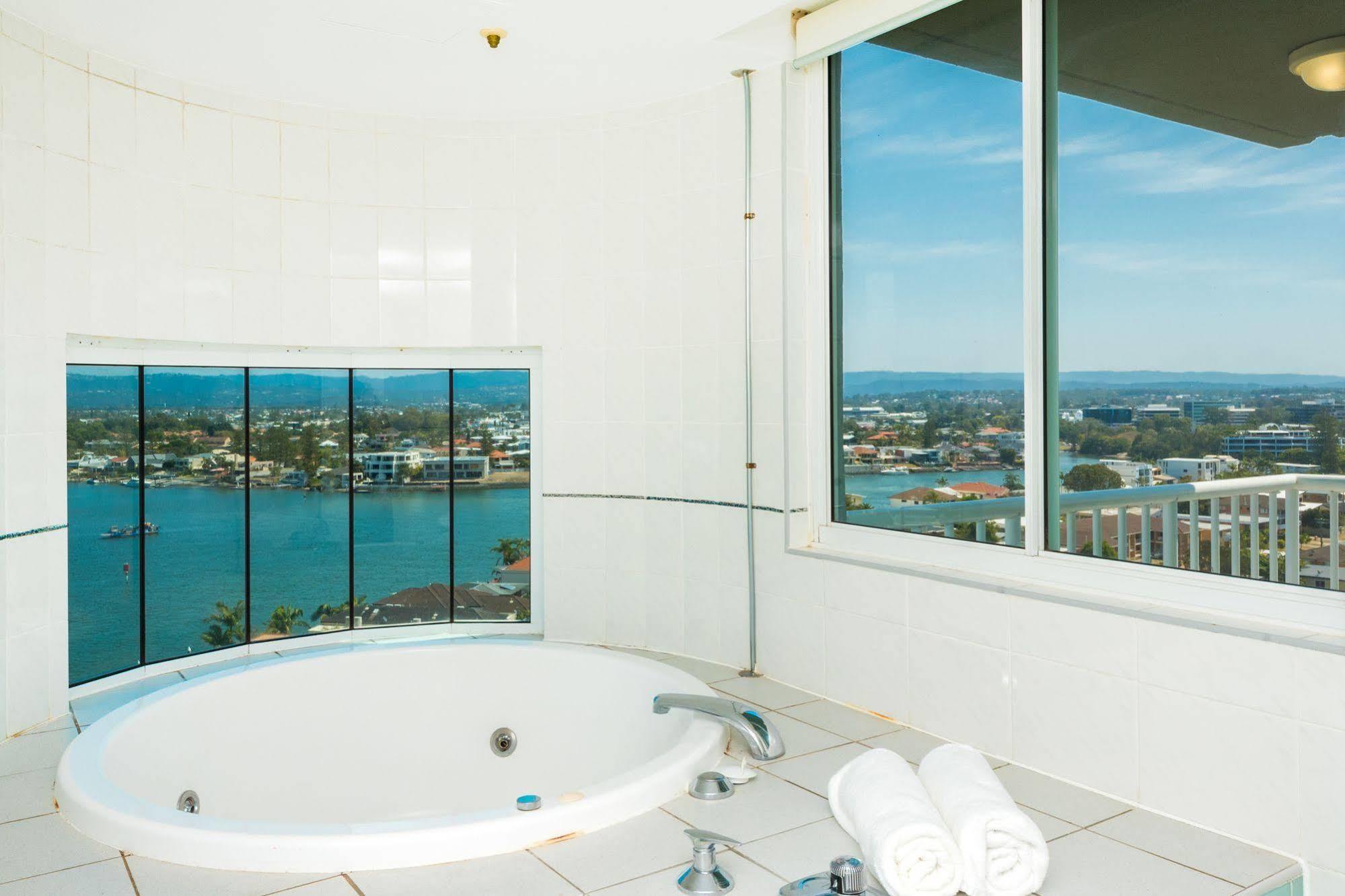 Emerald Surfers Paradise Shared