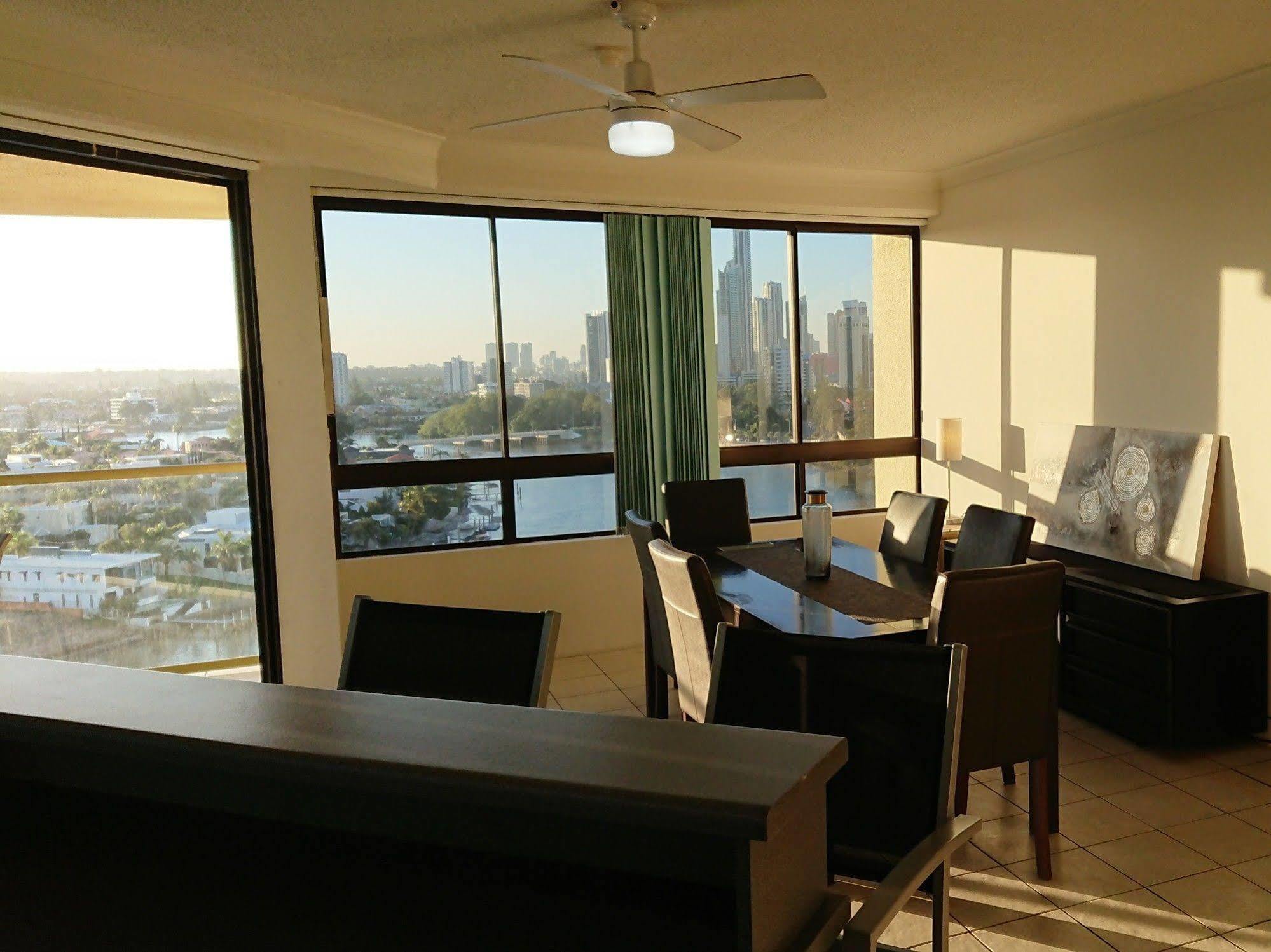 Surfers Hawaiian 3* Gold Coast