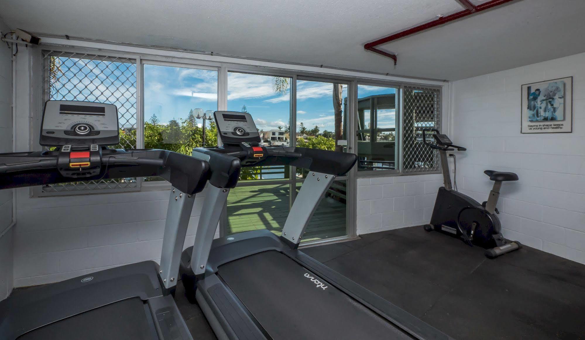 Surfers Hawaiian Aparthotel 3*