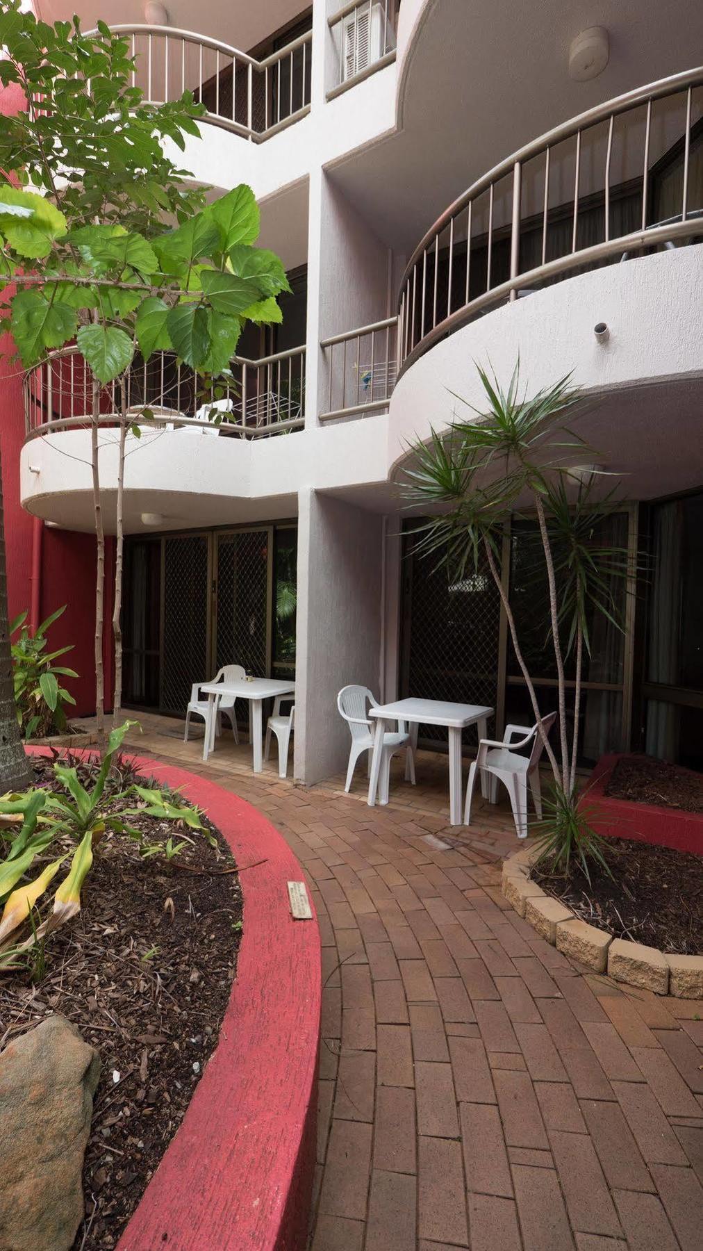 Enderley Gardens Aparthotel 3*