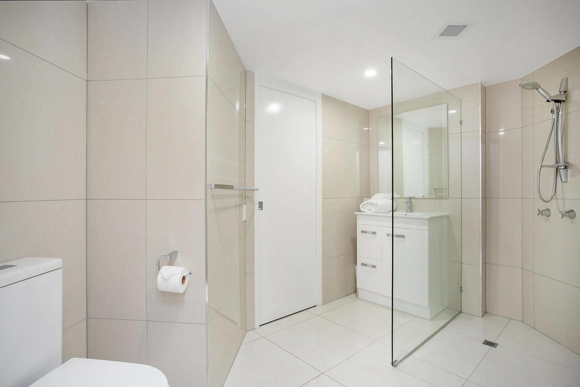 Breakfree Diamond Aparthotel 4*