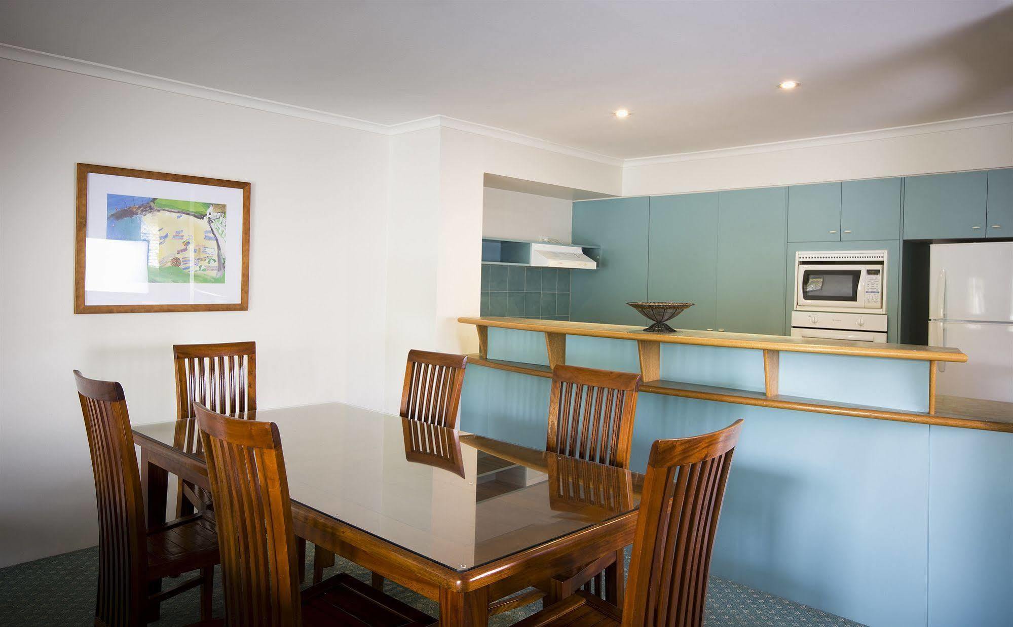 Breakfree Diamond Aparthotel 4*