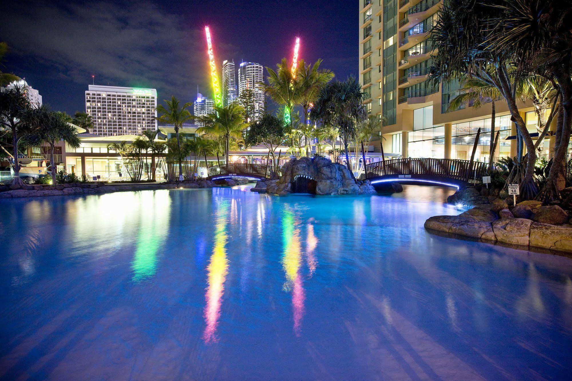 Mantra Crown Towers 4*