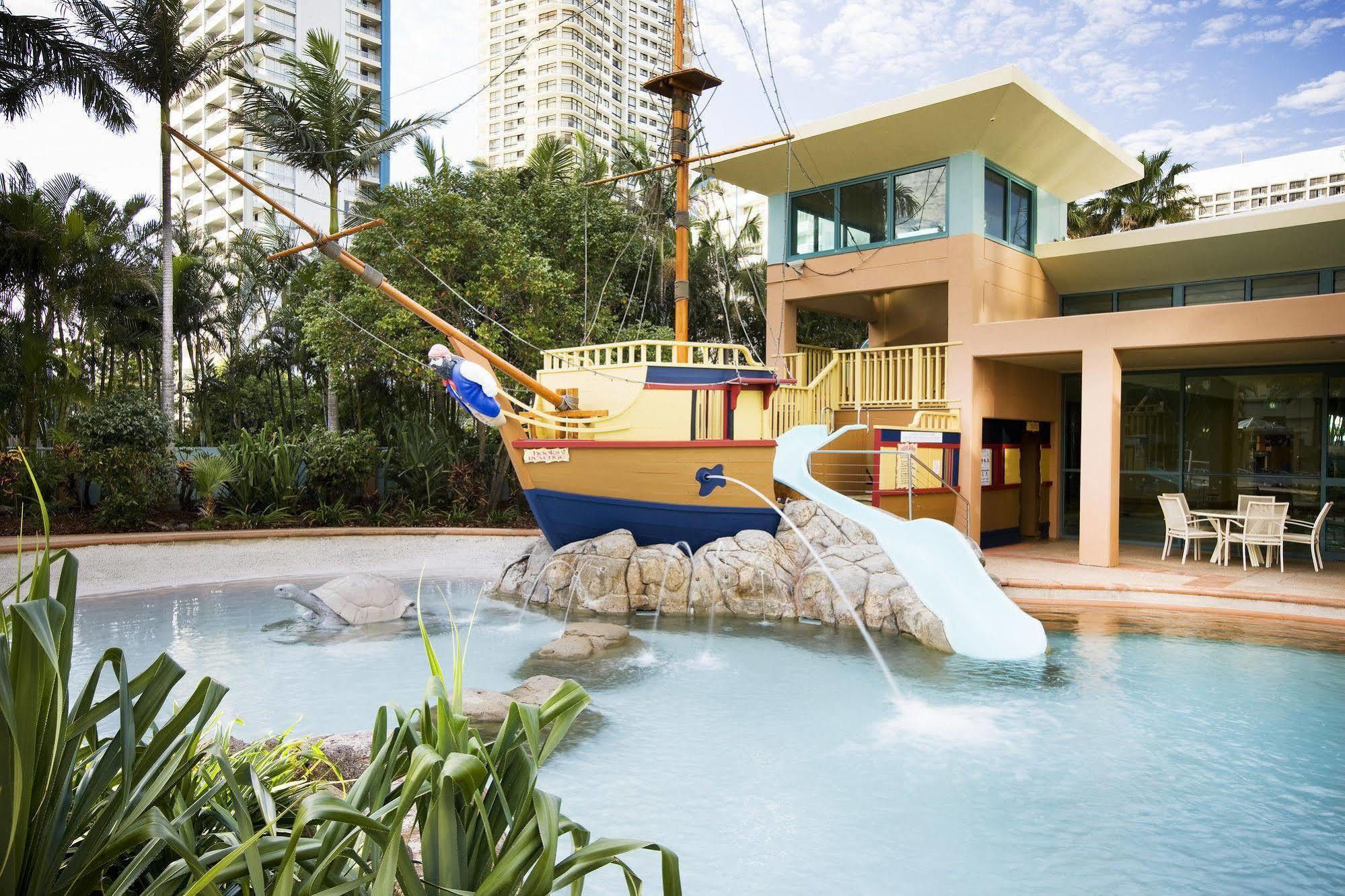 Mantra Crown Towers Aparthotel 4*