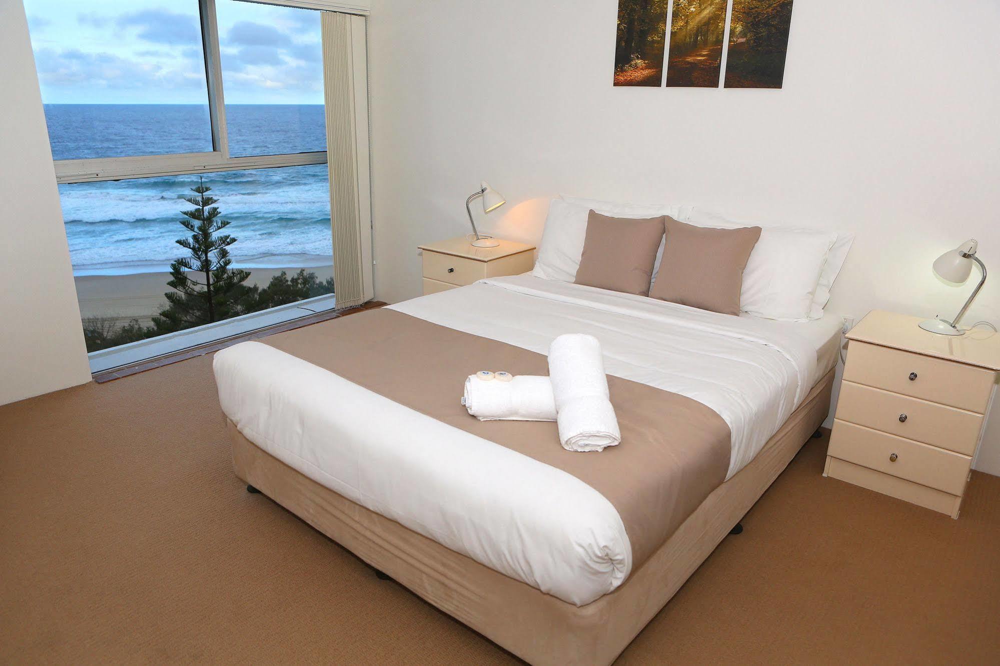 Narrowneck Court 4*