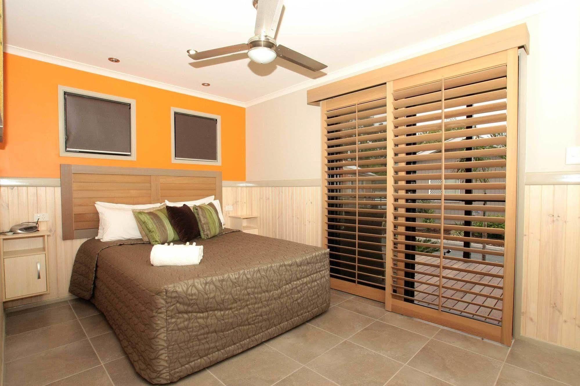 Tallebudgera Creek Tourist Park Hotel 2*