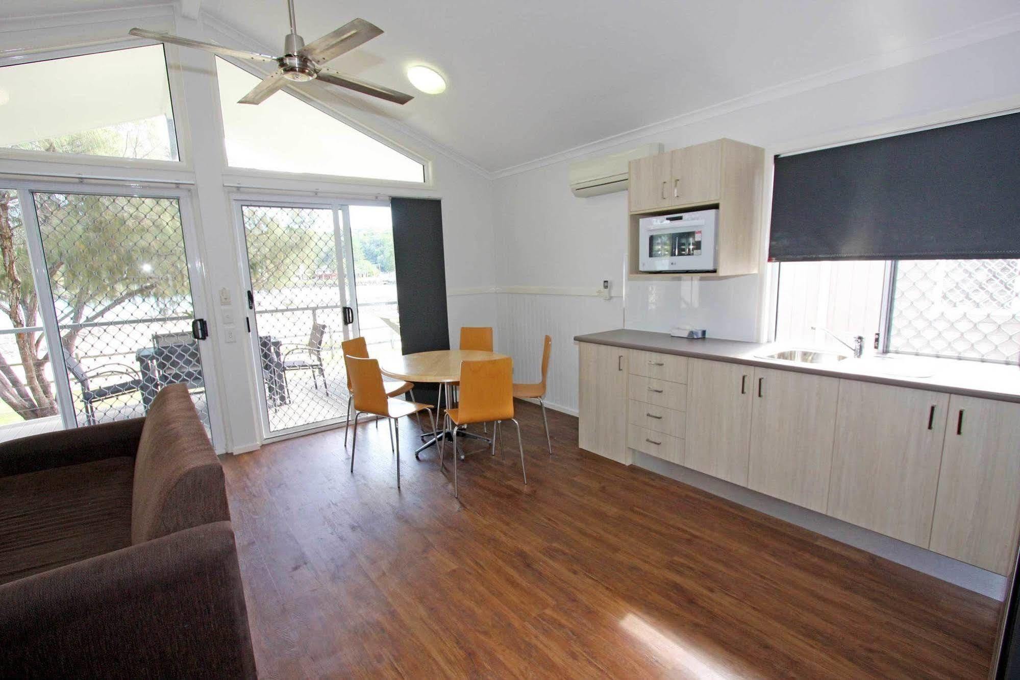Tallebudgera Creek Tourist Park Hotel 2*