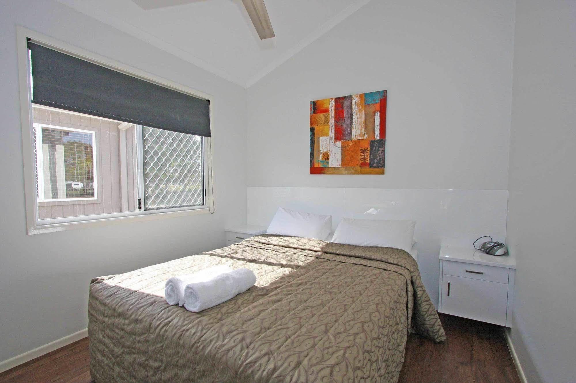Tallebudgera Creek Tourist Park 2*