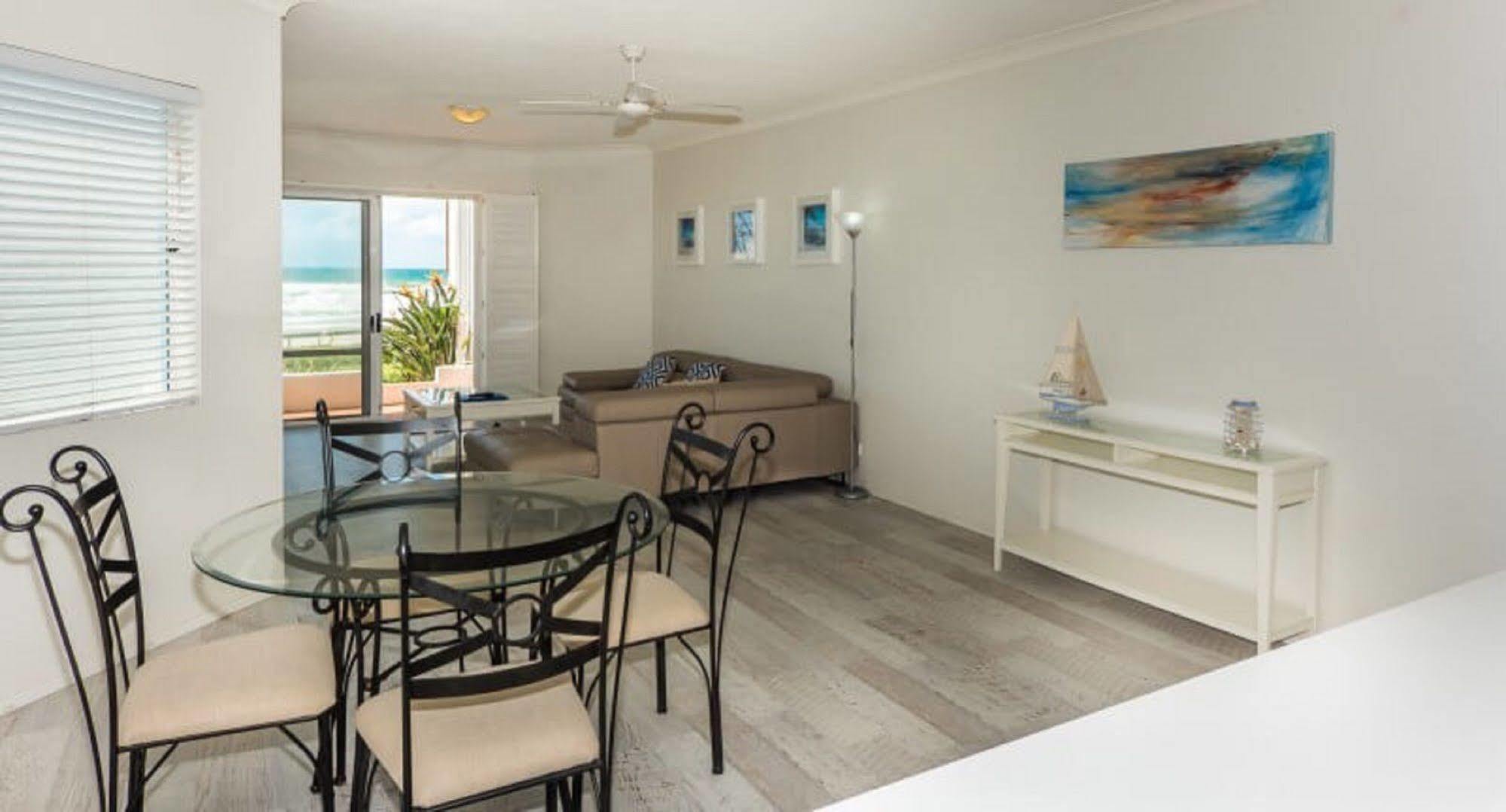 Paros On The Aparthotel Gold Coast