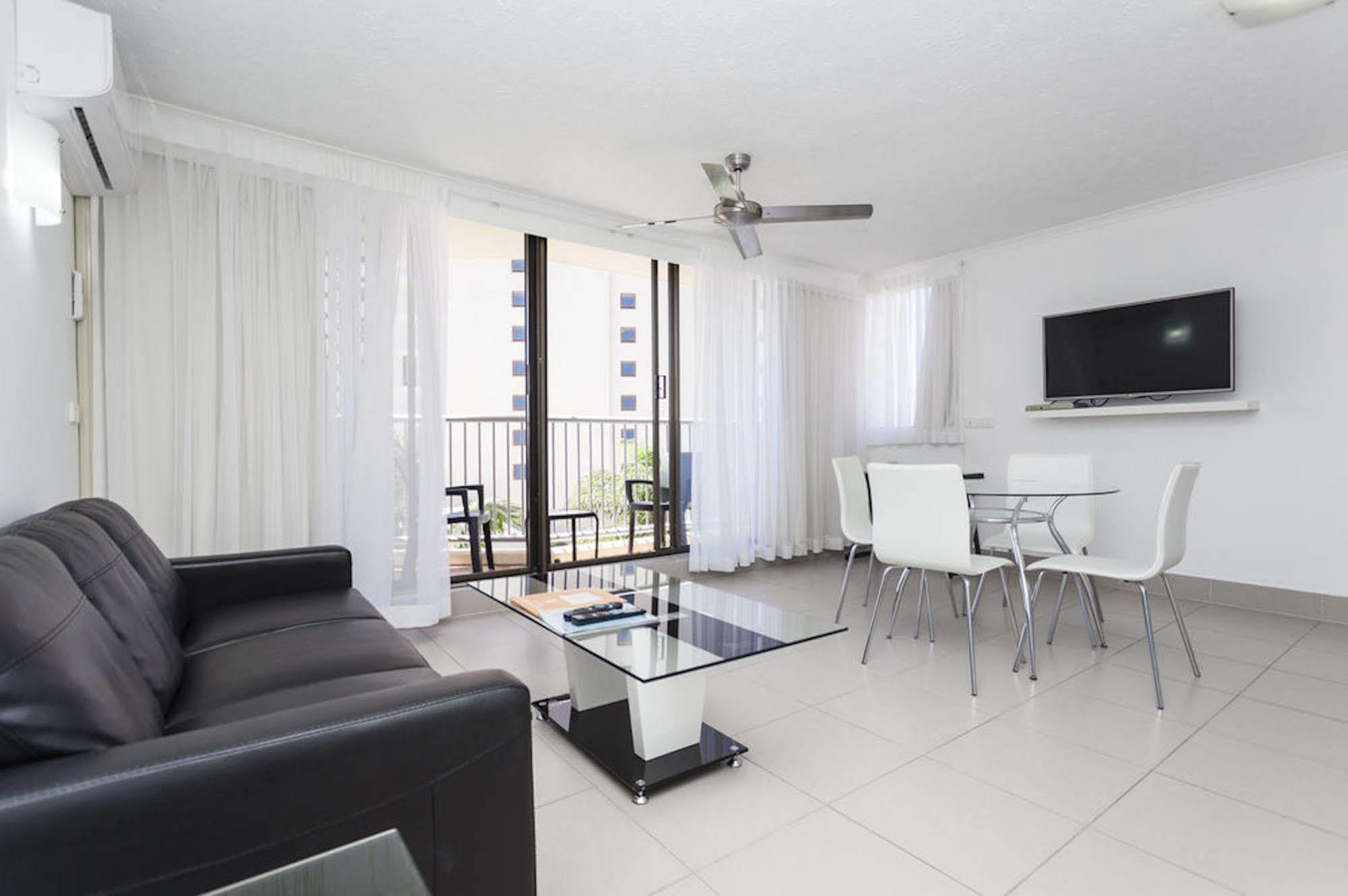 Aparthotel Broadbeach Travel