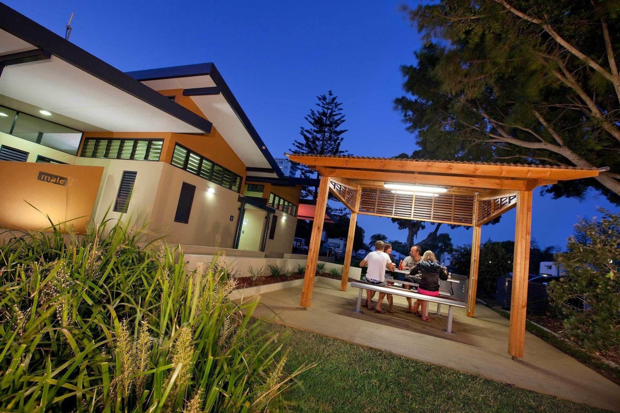 Hotel Burleigh Tourist Park