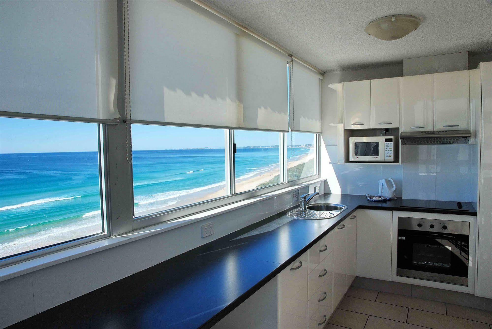 Aparthotel The Shore - Beachfront 3*