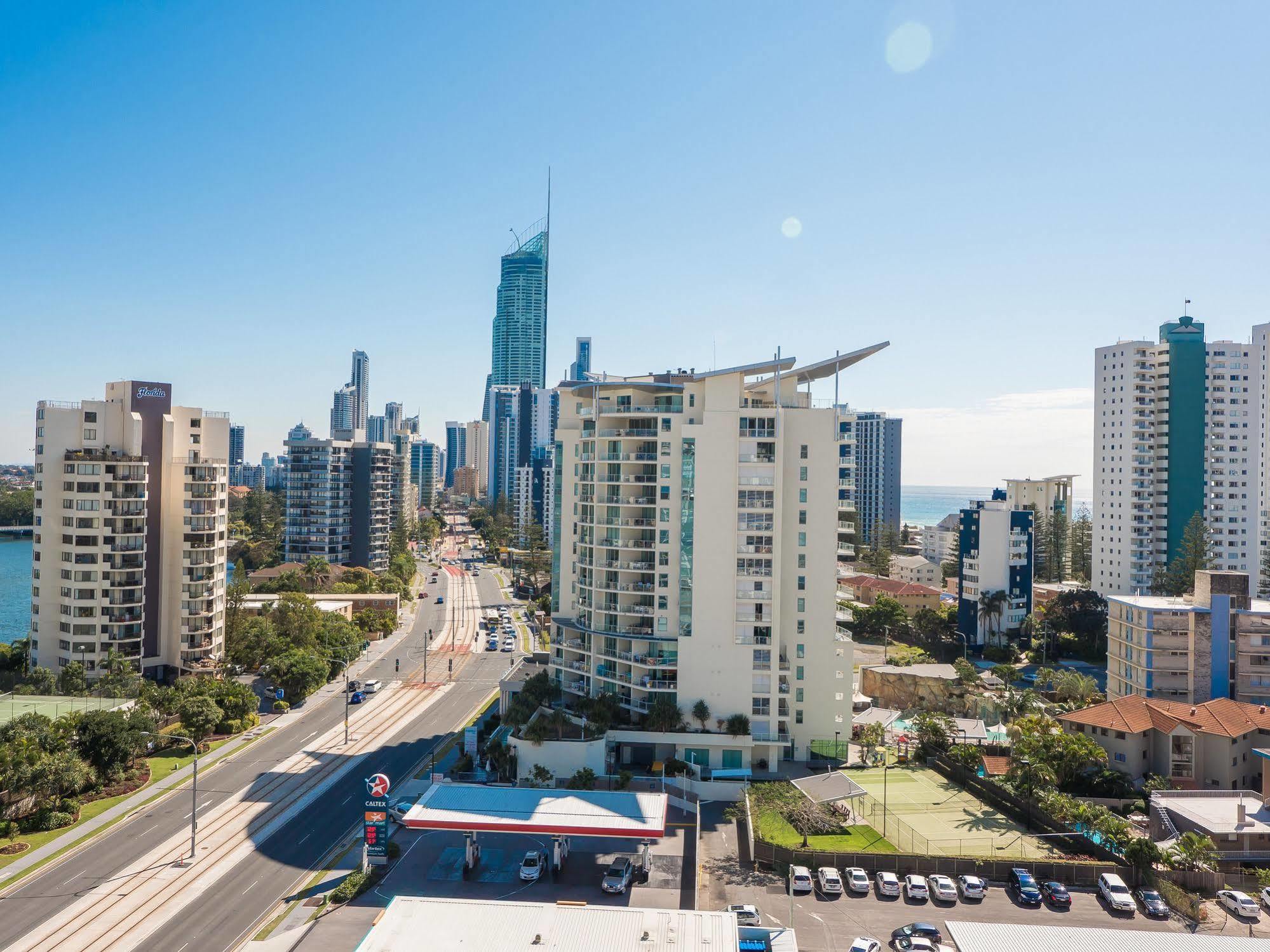 Ipanema Surfers Paradise Resort 4*