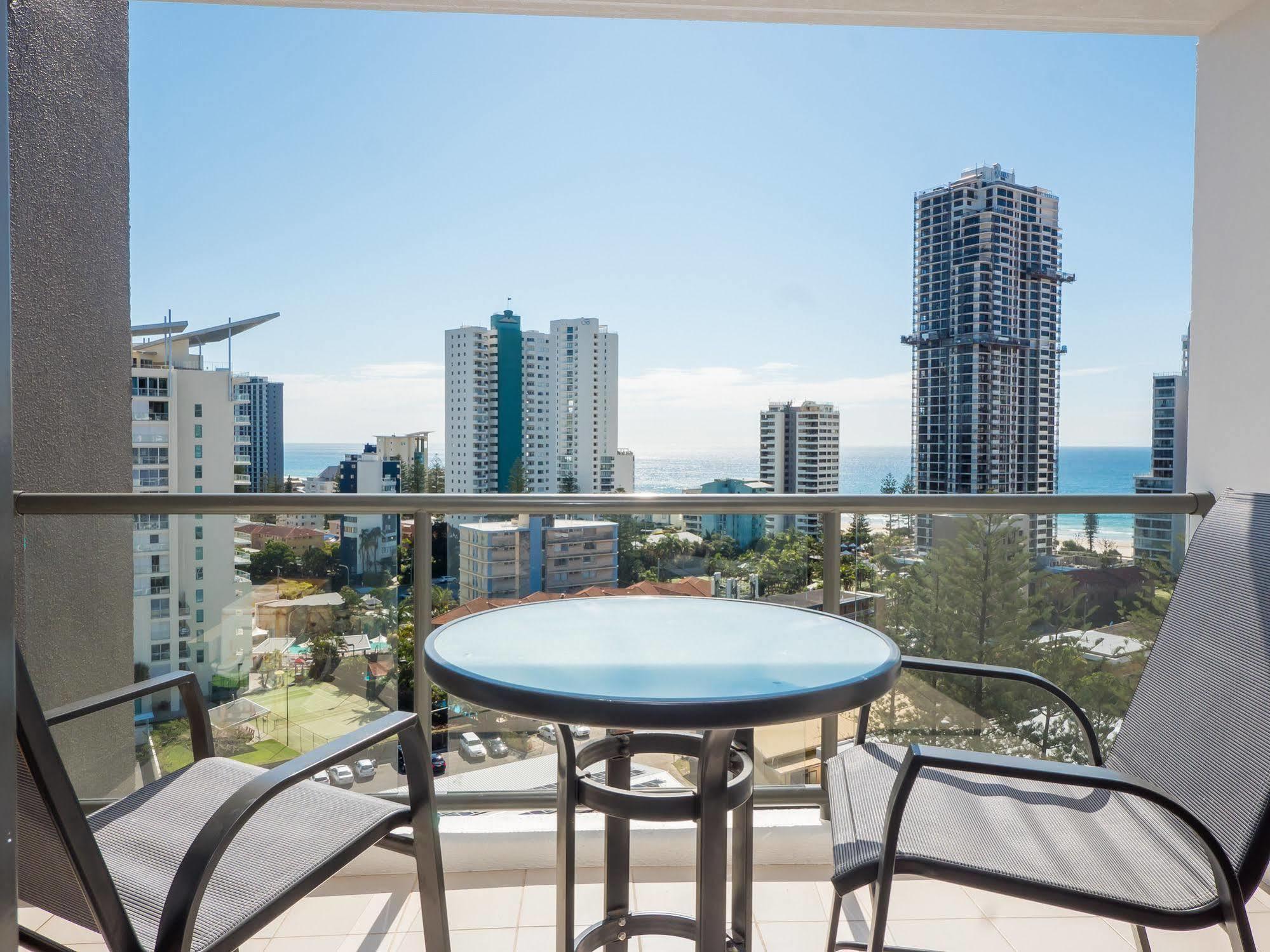 Ipanema Surfers Paradise Resort 4*