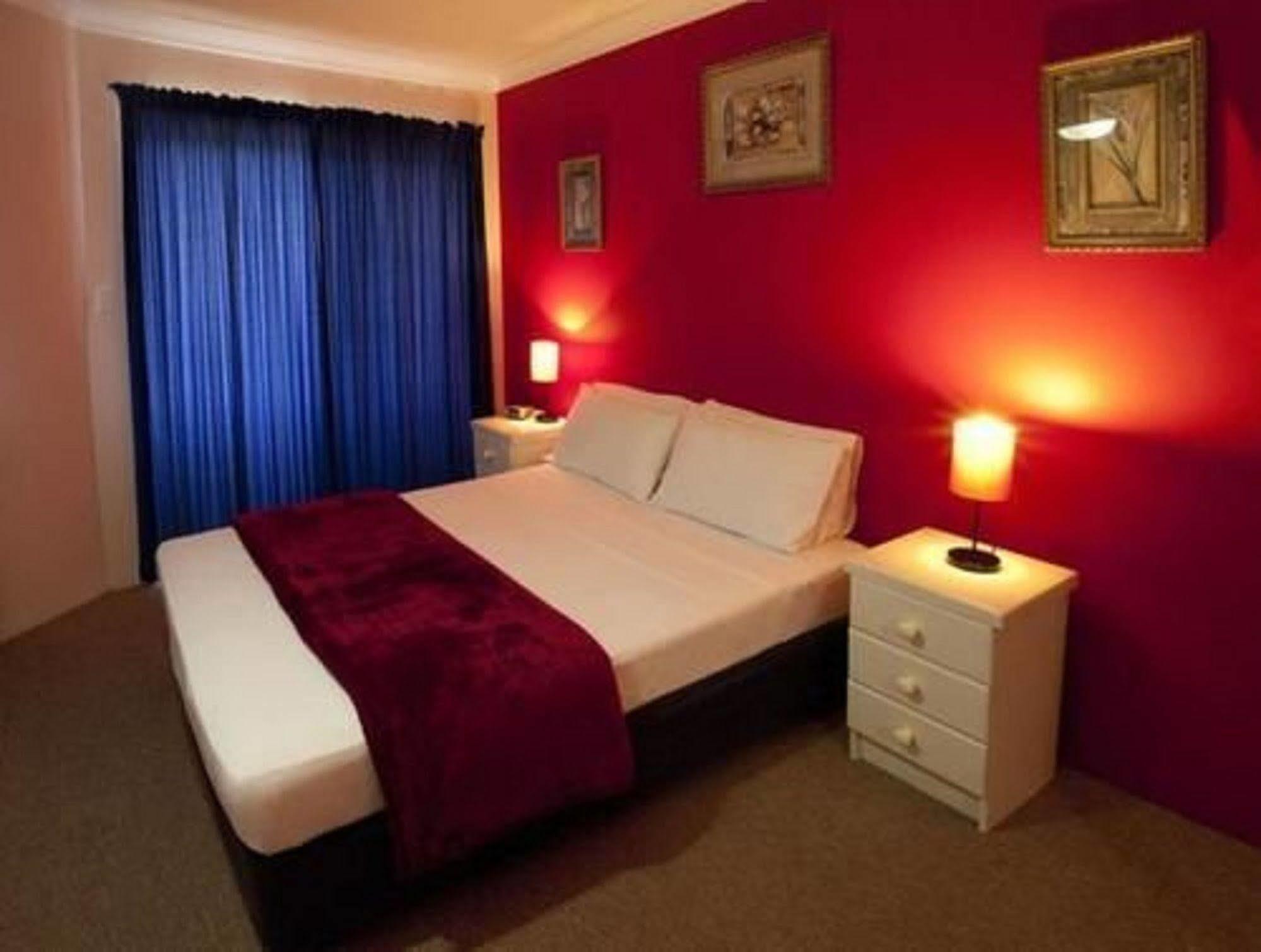 Anchordown Aparthotel 3*