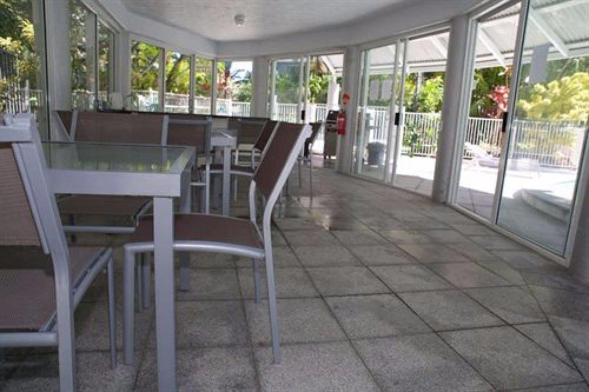 Surfers Mayfair 3* Gold Coast
