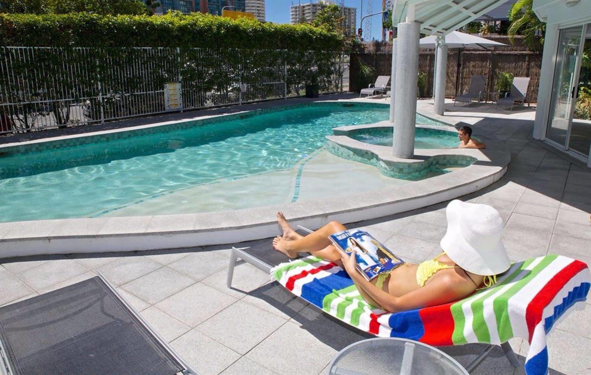 Surfers Mayfair 3* Gold Coast