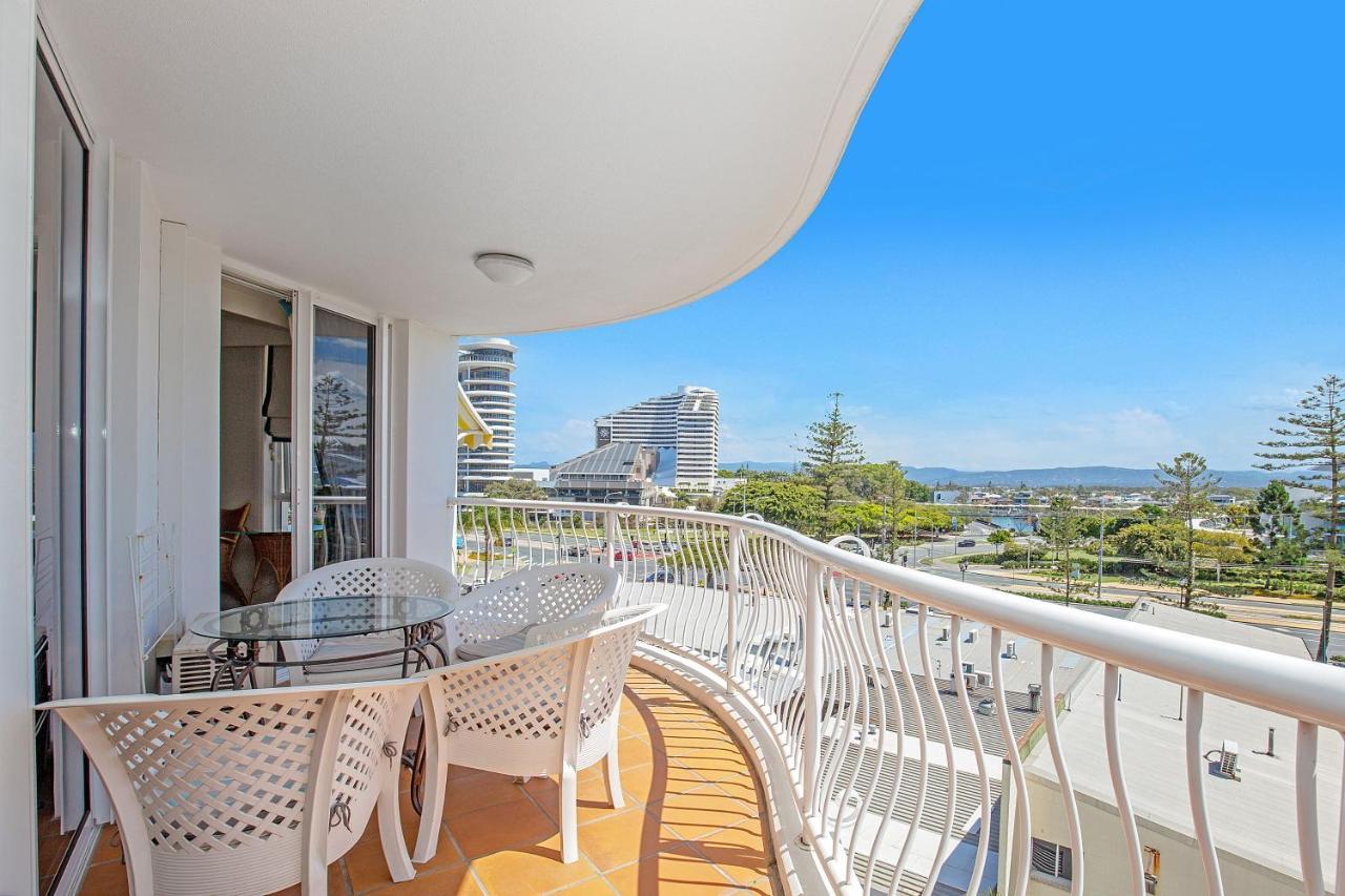 Broadbeach Apartment Gold Coast