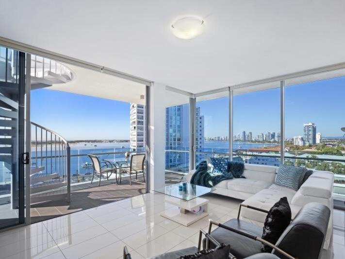 Stunning Penthouse With Rooftop Terrace Labrador Apartment *