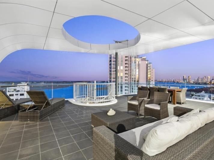 Stunning Penthouse With Rooftop Terrace Labrador * Gold Coast