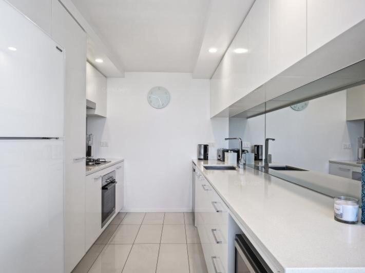 Stunning Penthouse With Rooftop Terrace Labrador Apartment