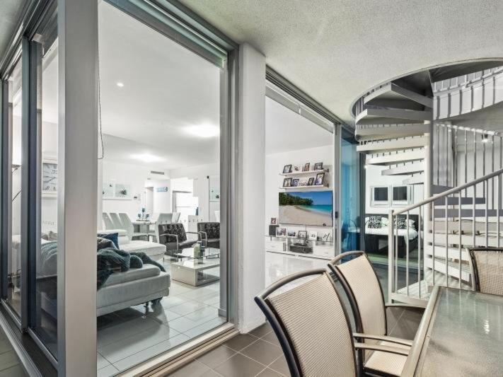 Apartment Stunning Penthouse With Rooftop Terrace Labrador Gold Coast