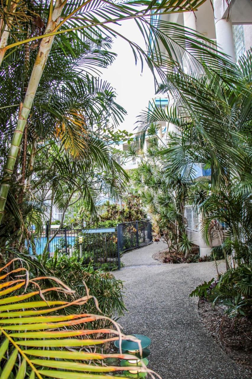 Aparthotel Surfers 4*