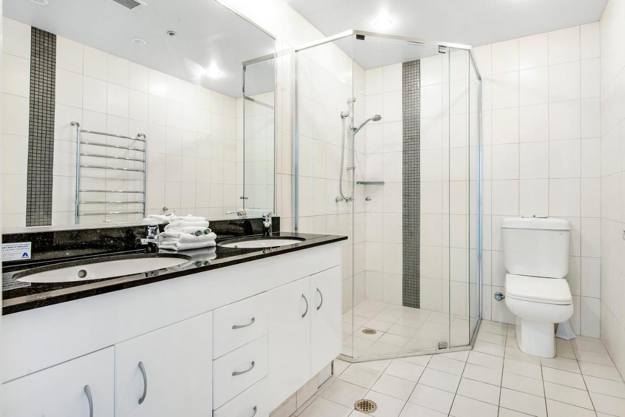 Apartment Golden Gate 2 Storey Penthouse With Pool - We Accommodate Gold Coast