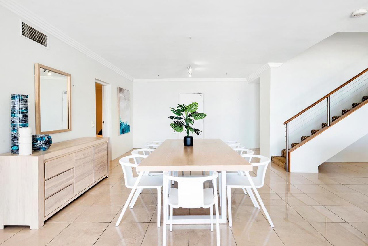 Apartment Golden Gate 2 Storey Penthouse With Pool - We Accommodate Gold Coast