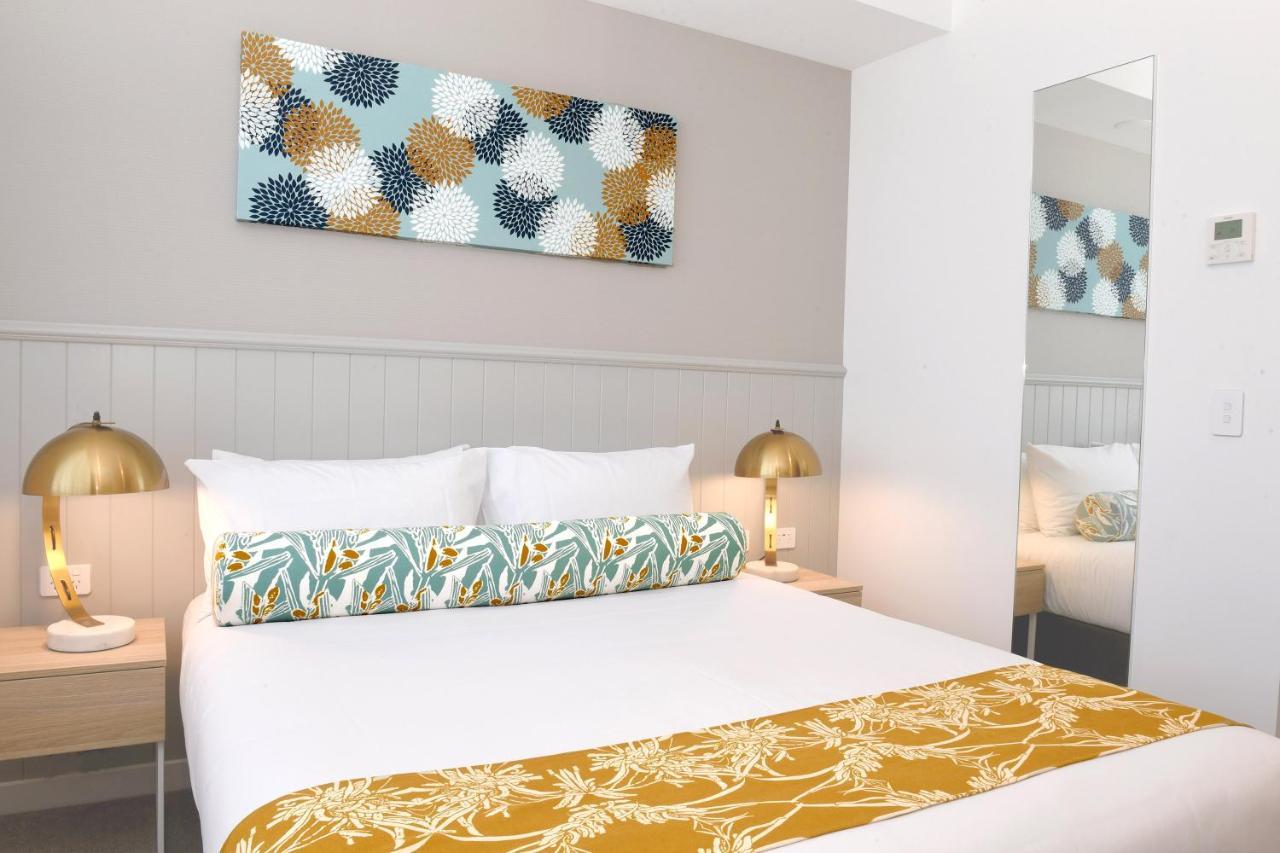 Hotel Mantra At Sharks 4*