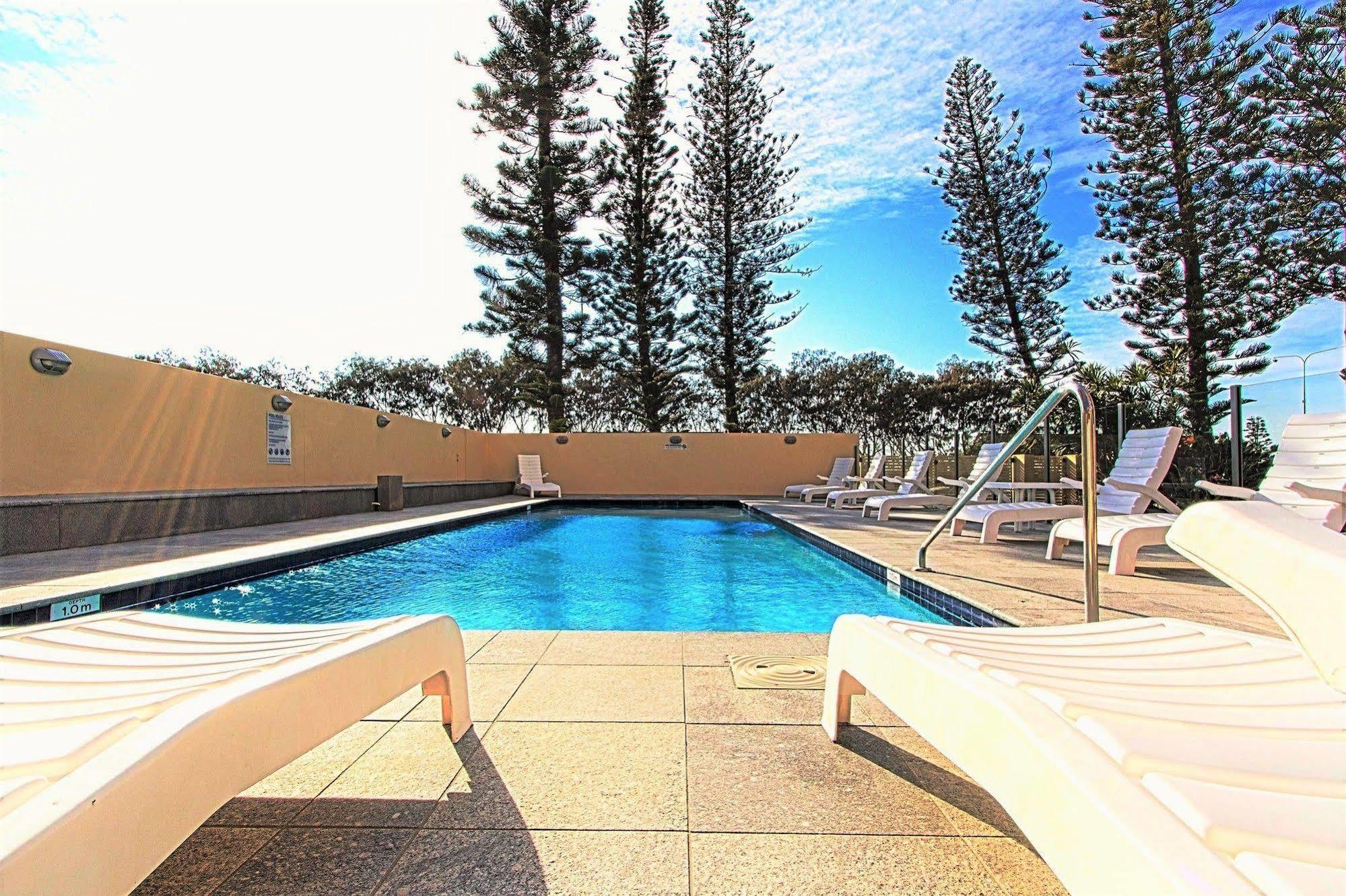 Aparthotel Seacrest Beachfront Surfers Paradise